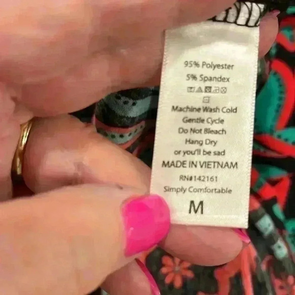 Lula Roe Women’s Top Bold Bright Colors Hi-Low Hemline 3/4 Sleeves Loose Fit 14 - Picture 4 of 6